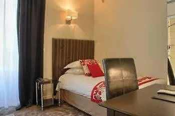 Hotel Du Lion D'Or Louvre Paris 3*,
